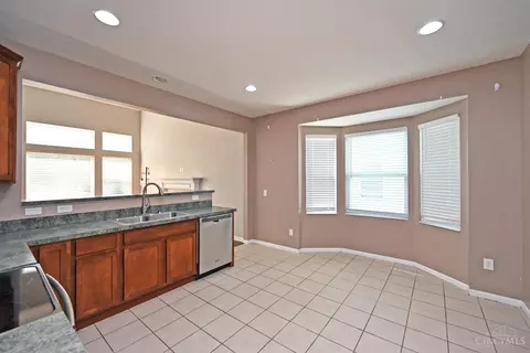 Kitchen - 4139 Gensen Loop, Cincinnati, OH 45245 photo 3 of 5
