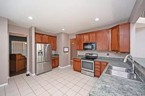 Kitchen - 4139 Gensen Loop, Cincinnati, OH 45245 photo 5 of 5