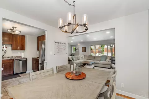Dining - 2318 Kenlee Dr, Cincinnati, OH 45230 photo 2 of 2
