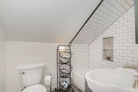 Bath - 2318 Kenlee Dr, Cincinnati, OH 45230 photo 2 of 3