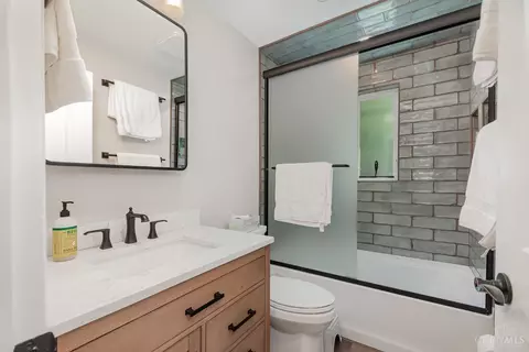 Bath - 2318 Kenlee Dr, Cincinnati, OH 45230 photo 1 of 3