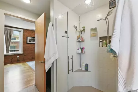 Bath - 34 Fourteenth St, Cincinnati, OH 45202 photo 5 of 6