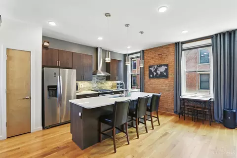 Kitchen - 34 Fourteenth St, Cincinnati, OH 45202 photo 5 of 7