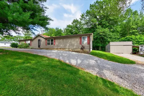 3904 Glady Rd, Blanchester, OH 45107