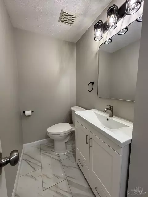 829 Massachusetts Dr, Cincinnati, OH 45245 photo 17