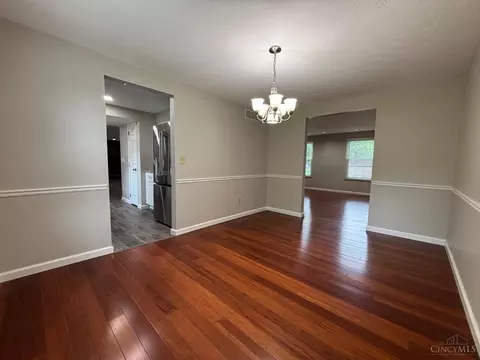 829 Massachusetts Dr, Cincinnati, OH 45245 photo 8