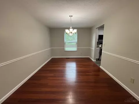 829 Massachusetts Dr, Cincinnati, OH 45245 photo 7