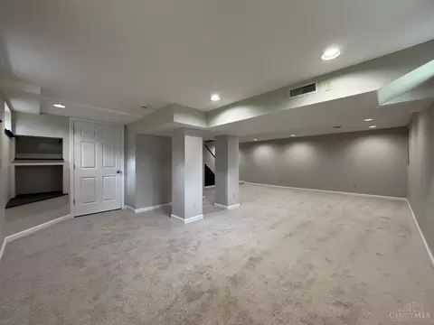 829 Massachusetts Dr, Cincinnati, OH 45245 photo 32