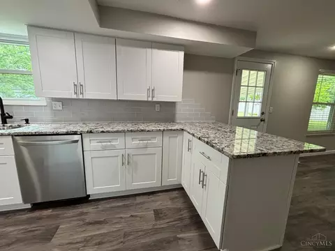829 Massachusetts Dr, Cincinnati, OH 45245 photo 13