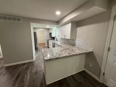829 Massachusetts Dr, Cincinnati, OH 45245 photo 12