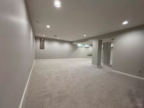 829 Massachusetts Dr, Cincinnati, OH 45245 photo 29