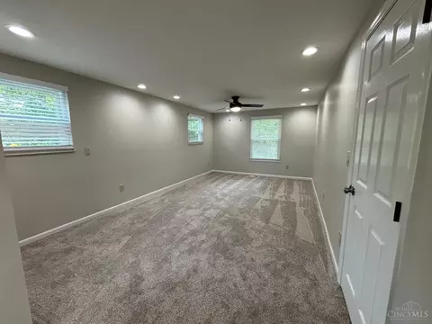 829 Massachusetts Dr, Cincinnati, OH 45245 photo 18