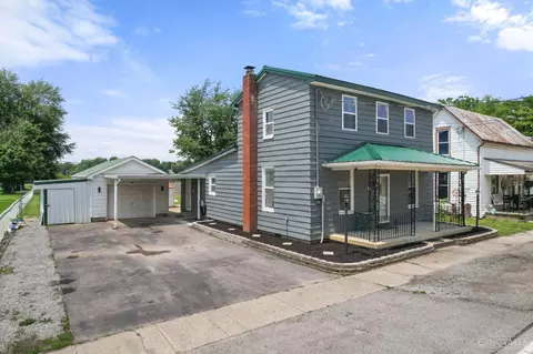 24 High St, Mowrystown, OH 45133