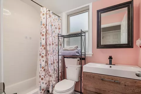 Bath - 7032 River Rd, Cincinnati, OH 45233 photo 1 of 1