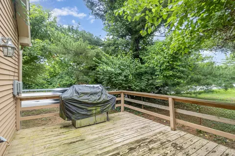 Exterior - 7032 River Rd, Cincinnati, OH 45233 photo 4 of 6
