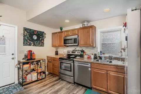 Kitchen - 7032 River Rd, Cincinnati, OH 45233 photo 2 of 2