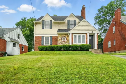 6823 Elwynne Dr, Silverton, OH 45236