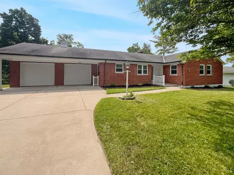 4772 Raeburn Dr, Cincinnati, OH 45223