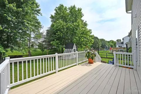 Exterior - 292 Delaware Dr, Hamilton Township, OH 45039 photo 6 of 16