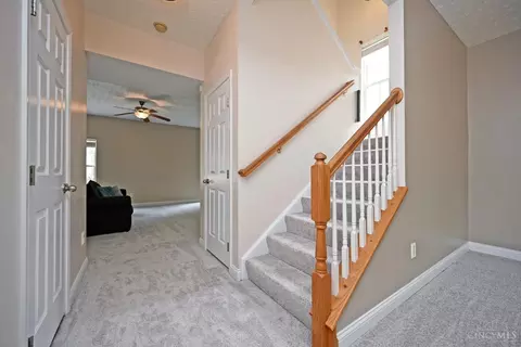 Entry Way - 292 Delaware Dr, Hamilton Township, OH 45039 photo 1 of 2