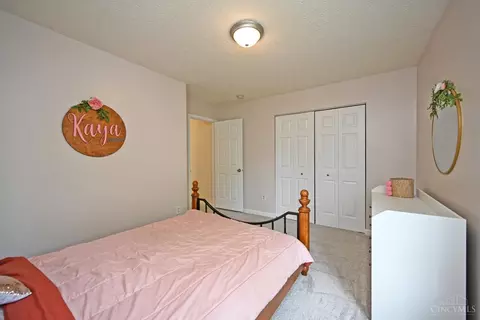 Bedroom - 292 Delaware Dr, Hamilton Township, OH 45039 photo 8 of 8