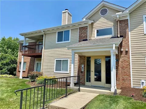 12 Mallard Glen Dr, Centerville, OH 45458