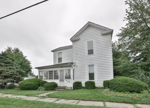 411 Main St, Blanchester, OH 45107 photo 2