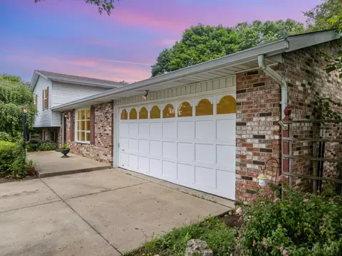 22 Landis Cir, Millville, OH 45013