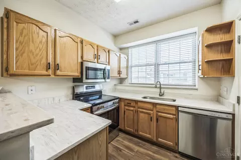 Kitchen - 2454 Doeview Ct, Cincinnati, OH 45230 photo 2 of 2