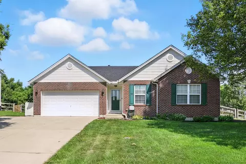 60 Hollytree Dr, Middletown, OH 45044