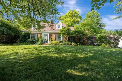 404 Oliver Rd, Wyoming, OH 45215