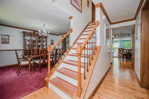 Entry Way - 1184 Locust Corner Rd, Cincinnati, OH 45245 photo 2 of 3