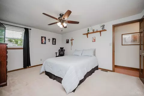 Bedroom - 1184 Locust Corner Rd, Cincinnati, OH 45245 photo 8 of 9
