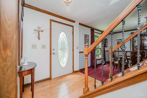 Entry Way - 1184 Locust Corner Rd, Cincinnati, OH 45245 photo 1 of 3