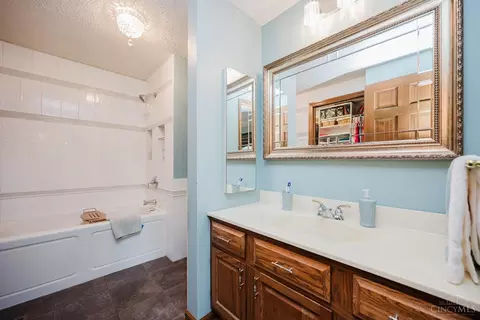 Bath - 1184 Locust Corner Rd, Cincinnati, OH 45245 photo 2 of 6