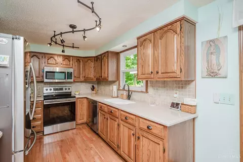 Kitchen - 1184 Locust Corner Rd, Cincinnati, OH 45245 photo 2 of 4