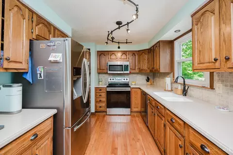 Kitchen - 1184 Locust Corner Rd, Cincinnati, OH 45245 photo 3 of 4