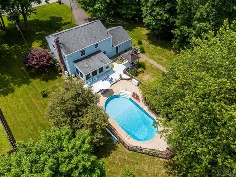 Exterior - 1184 Locust Corner Rd, Cincinnati, OH 45245 photo 1 of 21