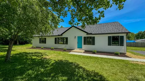 1816 Woodland Dr, Fayetteville, OH 45118