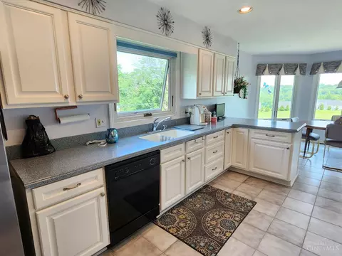 7534 Pickway Dr, Cincinnati, OH 45233 photo 13