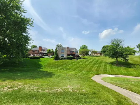 7534 Pickway Dr, Cincinnati, OH 45233 photo 4