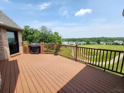 7534 Pickway Dr, Cincinnati, OH 45233 photo 3