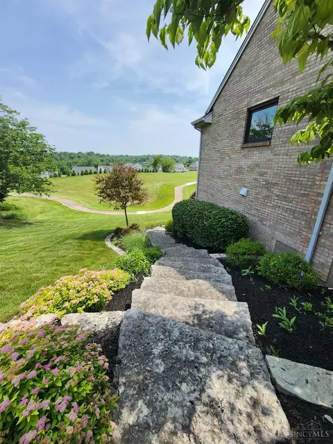 7534 Pickway Dr, Cincinnati, OH 45233 photo 6
