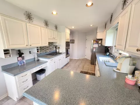 7534 Pickway Dr, Cincinnati, OH 45233 photo 8