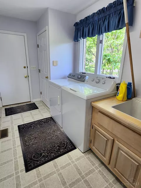 7534 Pickway Dr, Cincinnati, OH 45233 photo 16