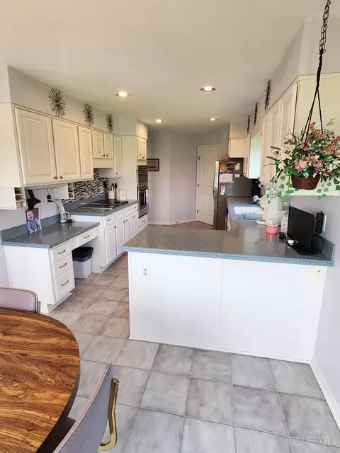 7534 Pickway Dr, Cincinnati, OH 45233 photo 9