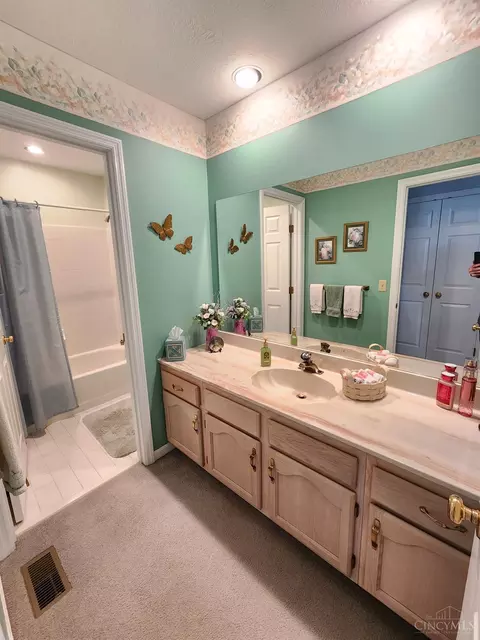 7534 Pickway Dr, Cincinnati, OH 45233 photo 32