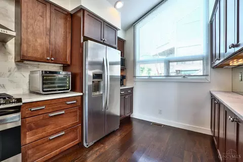 1038 Hatch St, Cincinnati, OH 45202 photo 14