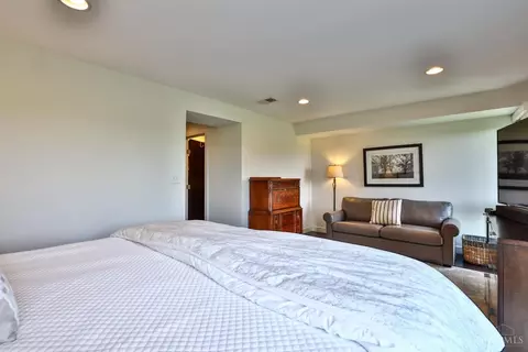 1038 Hatch St, Cincinnati, OH 45202 photo 21