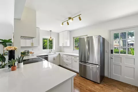 Kitchen - 5960 Winnetka Dr, Cincinnati, OH 45236 photo 2 of 3